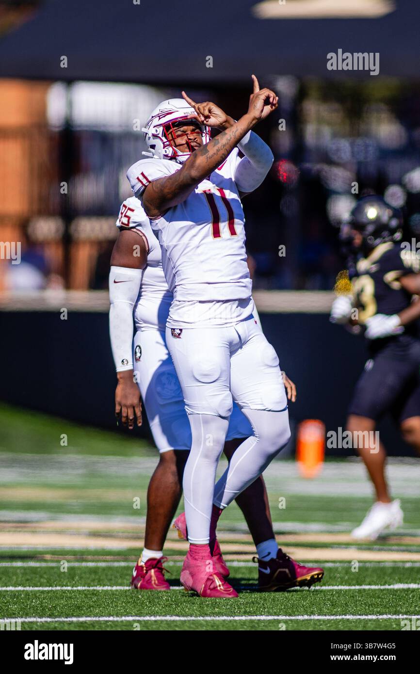 28 ottobre 2023: Patrick Payton (11), defensive lineman dei Florida State Seminoles, festeggia dopo un sack durante il primo quarto della partita di football ACC all'Allegacy Stadium di Winston-Salem, NC. (Scott Kinser/CSM) (immagine di credito: © Scott Kinser/CSM via ZUMA Press Wire) Foto Stock