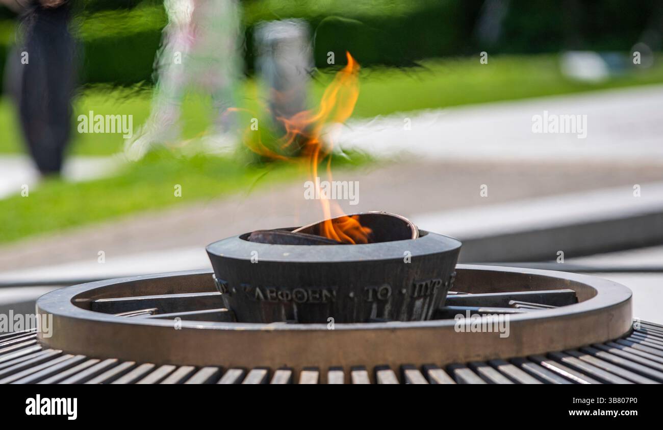 25 maggio 2024, Losanna, Vaud, Svizzera: Losanna Svizzera, 05/25/2024: presentazione delle luci olimpiche sulla piazza di fronte al museo del Comitato Olimpico Internazionale durante l'Olimpiade di Parigi, un viaggio coinvolgente. Paris Olympique, un viaggio coinvolgente che si è svolto presso il Museo Olimpico di Losanna, la capitale olimpica. (Immagine di credito: © Eric Dubost/ZUMA Press Wire) Foto Stock