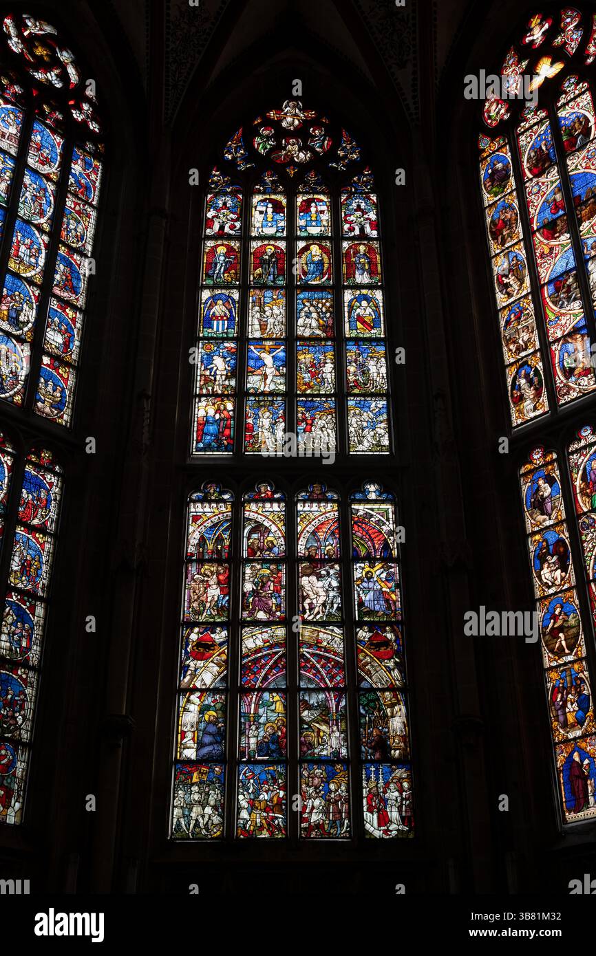 Passione e diecimila vetrate martiri nell'interno della cattedrale di Berna (Berner Munster) a Berna, Svizzera. Foto Stock