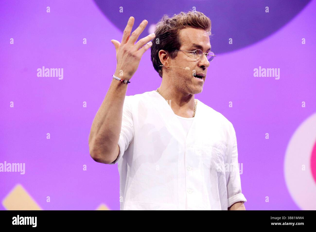 Ryan Reynolds beim OMR Festival 2025 a den Messehallen. Amburgo, 06.05.2025 *** Ryan Reynolds all'OMR Festival 2025 nelle sale espositive di Amburgo, 06 05 2025 foto:xgbrcix/xFuturexImagex omr 5613 Foto Stock