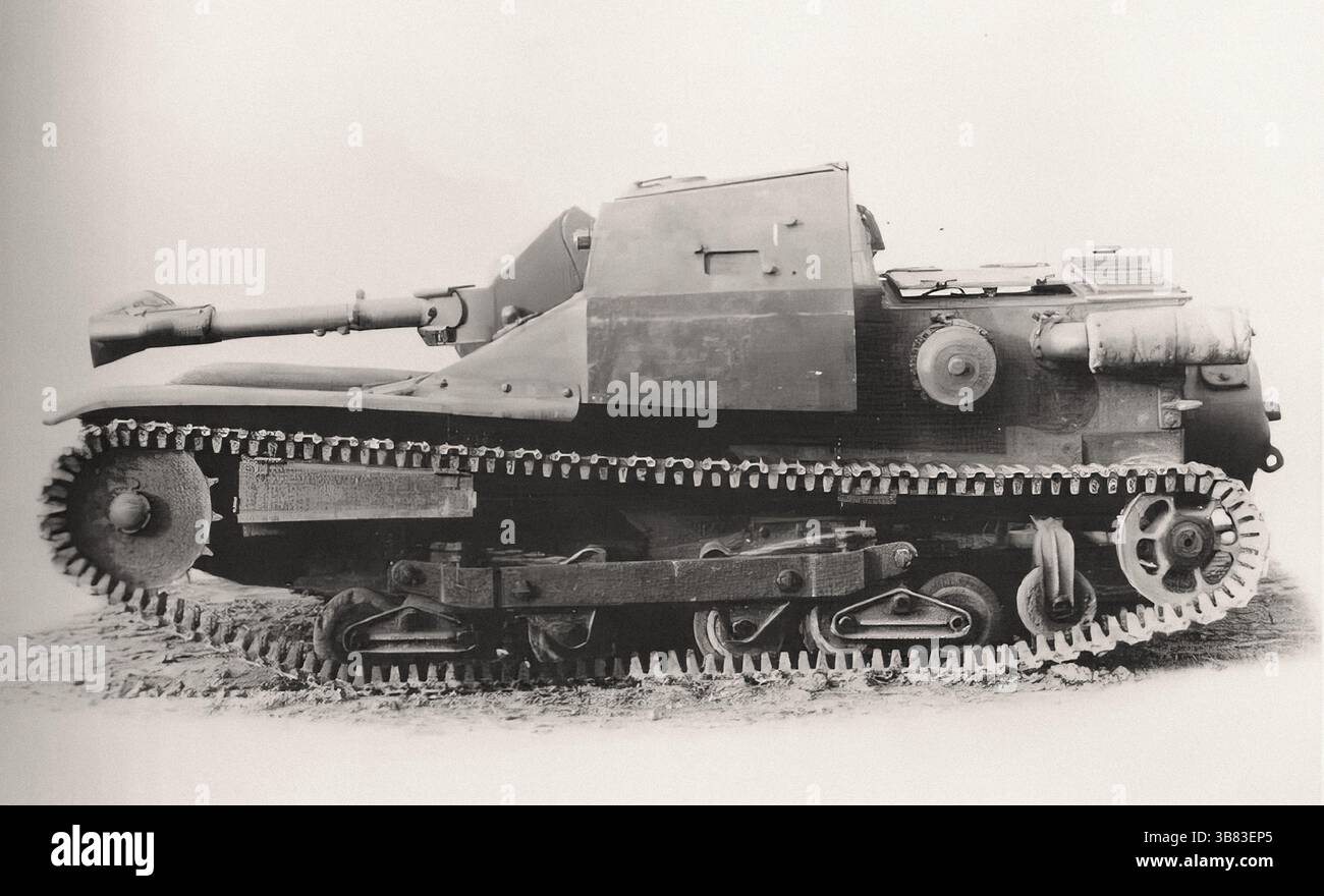 Un tankette italiano CV 35 (L3) Lancia fiamme armato di lanciafiamme senza rimorchio per trasportare liquidi infiammabili - documento storico, fotografo sconosciuto Foto Stock