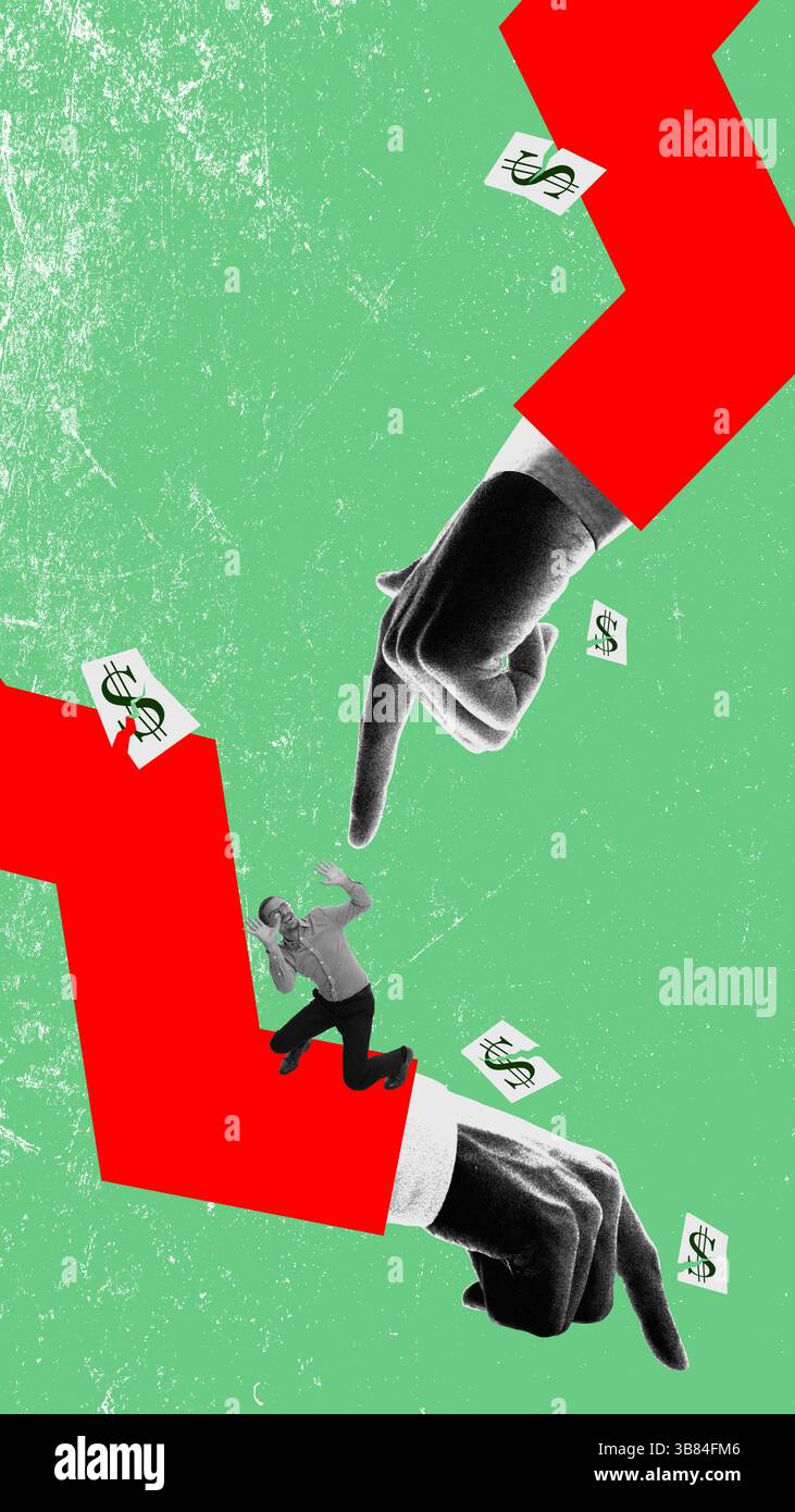 Uomo intrappolato tra le mani di puntamento formate da una freccia rossa che simboleggia l'essere schiacciato dalle forze economiche. Perdita finanziaria. Foto Stock