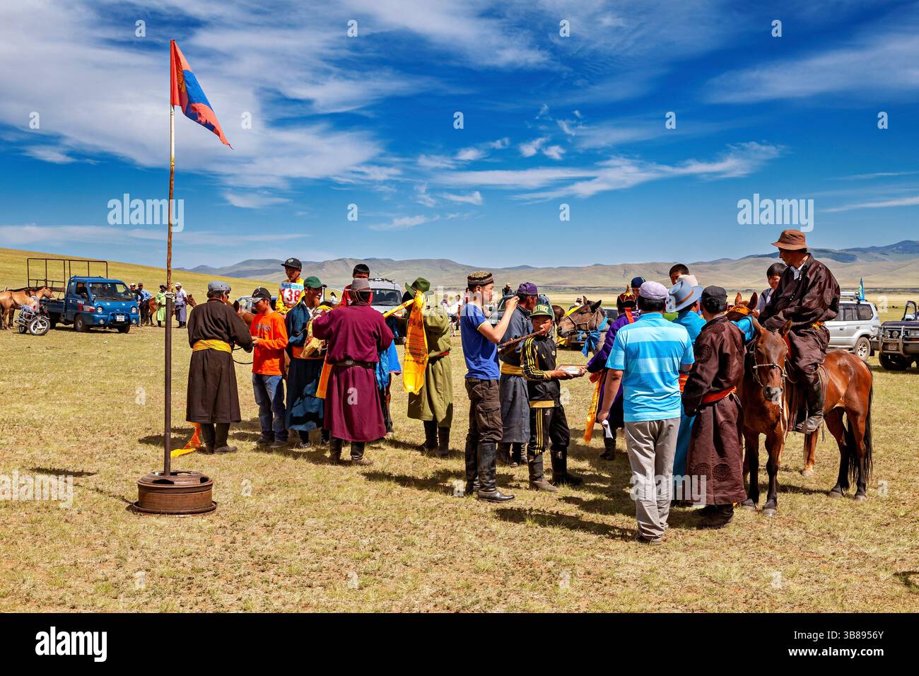 Persone a un festival Nadaam in Mongolia Foto Stock