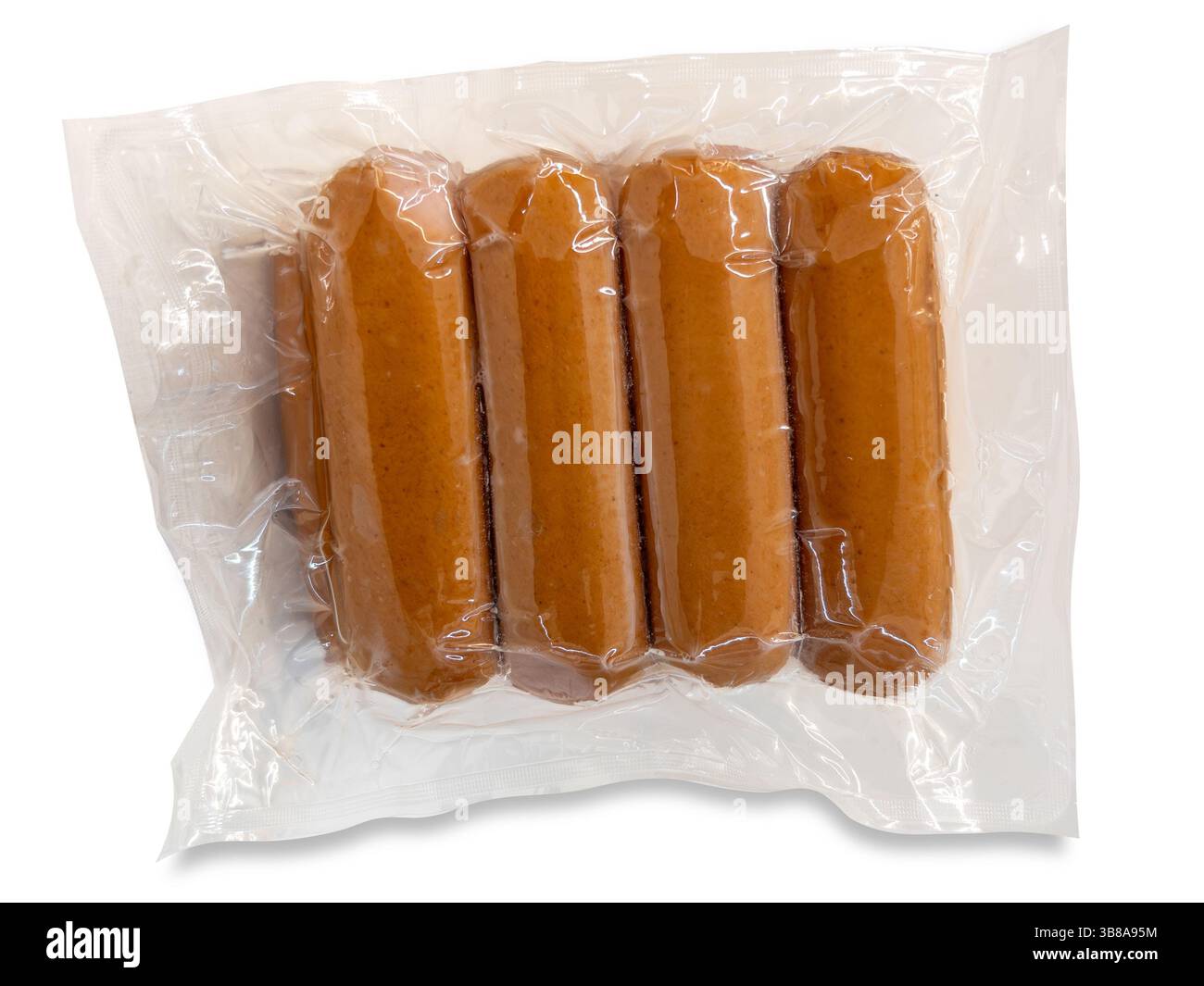 Salsicce sigillate sottovuoto in sacchetto di plastica per cottura in ambienti isolati su bianco con percorso di ritaglio incluso Foto Stock