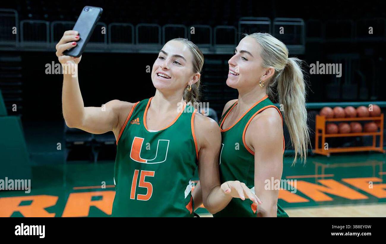 11 aprile 2023: Hanna Cavinder (15 anni) e Haley Cavinder si riuniranno nella squadra femminile di pallacanestro di Miami dopo una pausa di stagione dal basket universitario. (Immagine di credito: © al Diaz/Miami Herald tramite ZUMA Press Wire) Foto Stock
