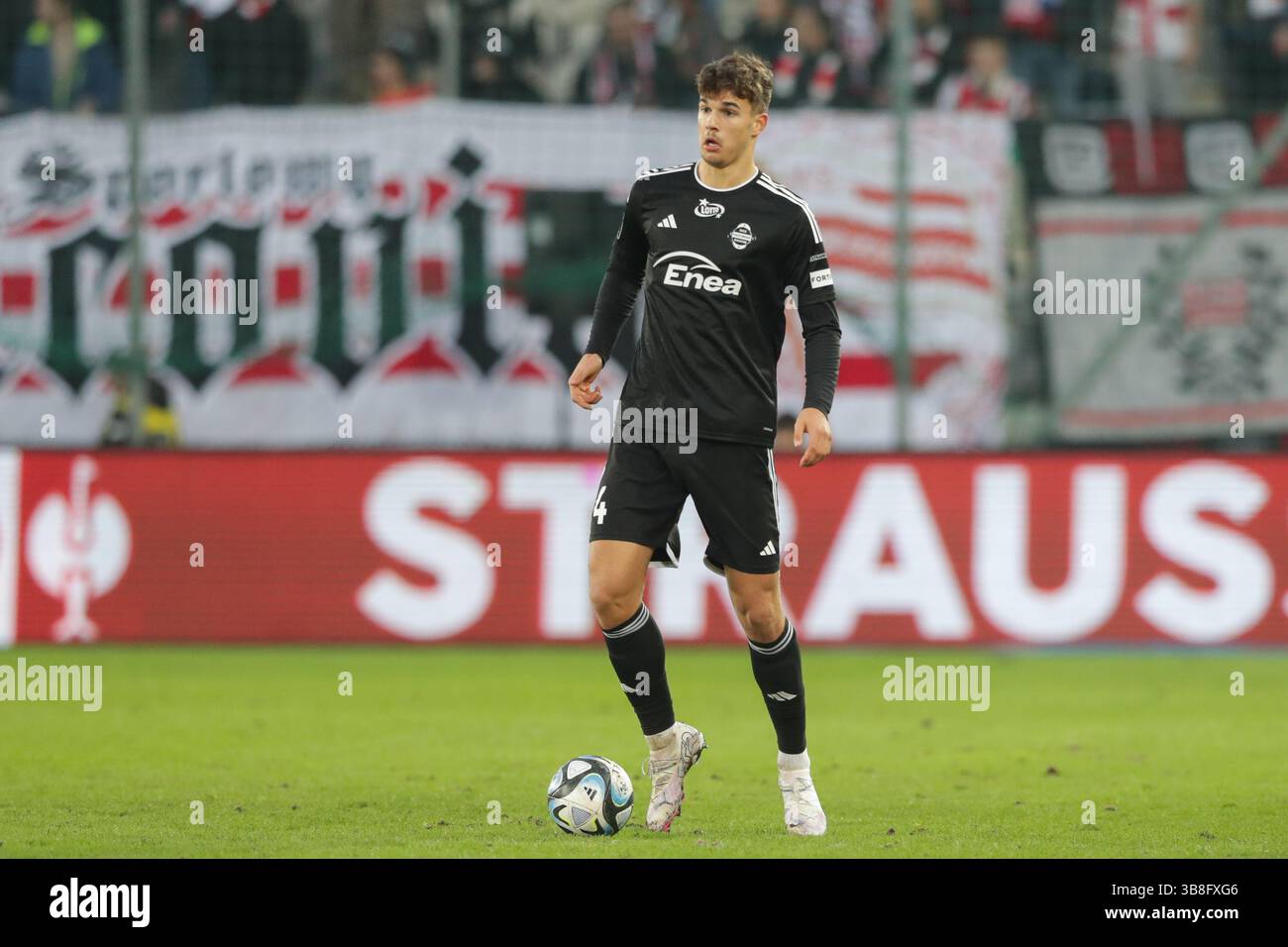 10 febbraio 2024, KrakÃ³W, Polonia: Luka Vuskovic di Radomiak visto in azione durante la partita di calcio polacca PKO Ekstraklasa League 2023/2024 tra Cracovia Cracovia e Radomiak Radom allo stadio Cracovia. Punteggio finale; Cracovia Krakow 6:0 Radomiak Radom. (Immagine di credito: © Grzegorz Wajda/SOPA Images via ZUMA Press Wire) Foto Stock