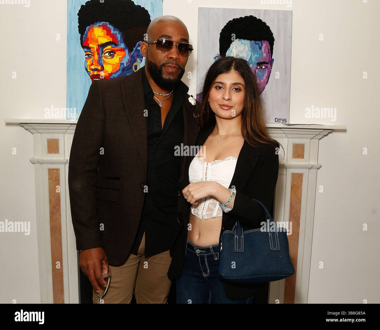 11 aprile 2024, Londra, Regno Unito: Kule T e Andria Christina partecipano alla JCA Gallery Opening Drinks Reception al JCA Mayfair. (Immagine di credito: © Mario Mitsis/SOPA Images via ZUMA Press Wire) Foto Stock