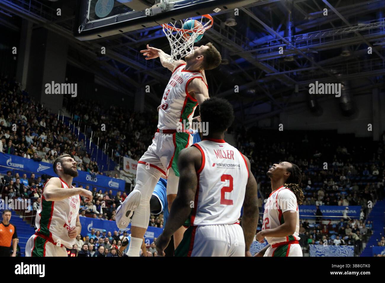 San Pietroburgo, Russia. 7 maggio 2025. Andrey Martyuk (9), Patrick Miller (2) di Lokomotiv Kuban in azione durante la partita di basket della VTB United League, playoff, 1/2 finali, 2 match, tra Zenit Saint Petersburg e Lokomotiv Kuban Krasnodar alla "Kck Arena", a San Pietroburgo, Russia. Punteggio finale; Zenit 85:80 Lokomotiv Kuban. (Foto di Maksim Konstantinov/SOPA Images/Sipa USA) credito: SIPA USA/Alamy Live News Foto Stock