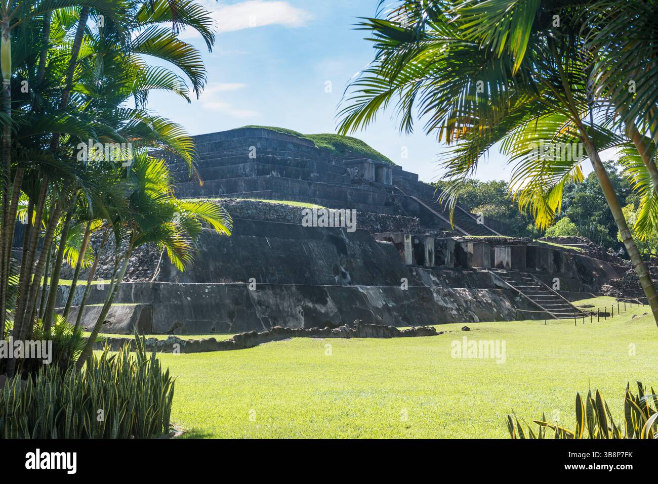 Rovine di Tazumal, un sito archeologico precolombiano a Chalchuapa, El Salvador Foto Stock