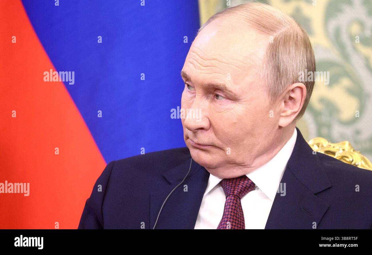 Il Presidente russo Vladimir Putin incontra il Presidente della Repubblica bolivariana del Venezuela Nicolas Maduro al Cremlino il Presidente russo Vladimir Putin incontra il Presidente della Repubblica bolivariana del Venezuela Nicolas Maduro al Cremlino il 7 maggio 2025. Foto del Presidente dell'Ufficio Russia Apemiages. Russia Russia Federazione Russa 0705 Russia APA 018 Copyright: XapaimagesxPresidentxofxRussiaxOfficexxapaimagesx Foto Stock