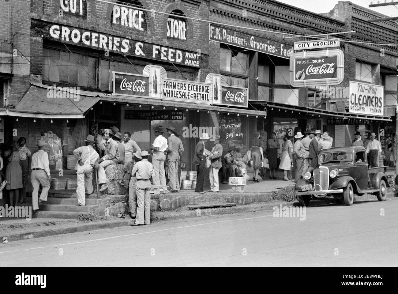 9 febbraio 2024, San Augustine, Texas, Stati Uniti: Scena di strada, San Augustine, Texas, Stati Uniti, Russell Lee, U.S. Farm Security Administration, aprile 1939 (immagine di credito: © JT Vintage via ZUMA Press Wire) Foto Stock