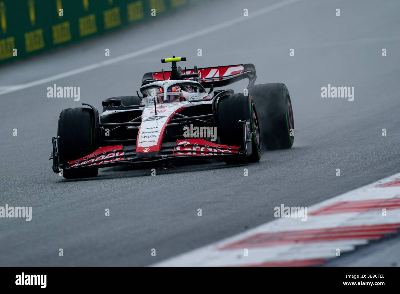 1 luglio 2023, Spielberg, Austria: NICO HULKENBERG tedesco e Haas F1 Team guidano durante la gara sprint del Gran Premio d'Austria FIA di Formula 1 2023 al Red Bull Ring di Spielberg, Austria. (Immagine di credito: © James Gasperotti/ZUMA Press Wire) Foto Stock