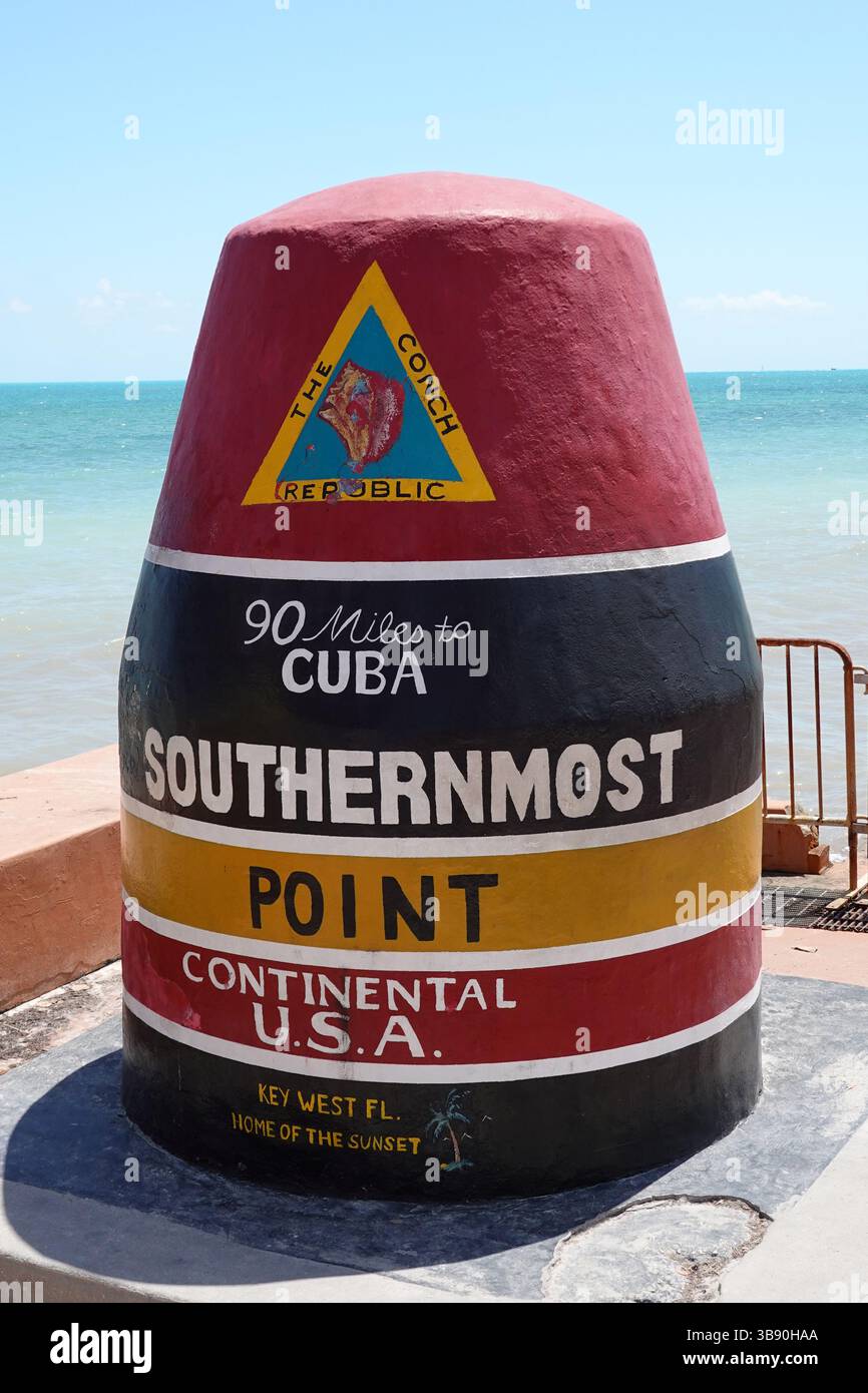 La Point Buoy più meridionale di Key West è una boa di cemento ancorata che segna il punto più meridionale degli Stati Uniti continentali. Foto Stock
