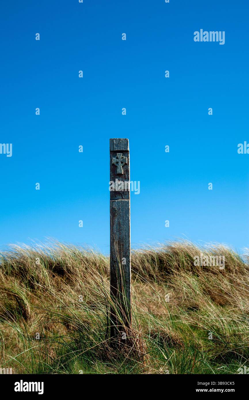 Strandhill , Co, Sligo, 6 aprile 2025, Irlanda - firma per camminare in giro a Sligo, turismo irlandese Foto Stock