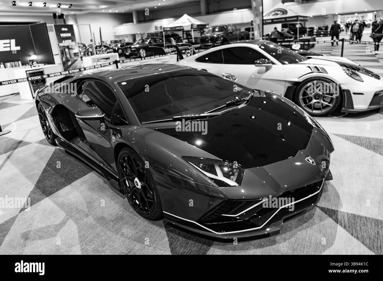 New York City, USA - 27 marzo 2024: Veicolo supercar Lamborghini Aventador al New York International Auto Show, vista d'angolo Foto Stock