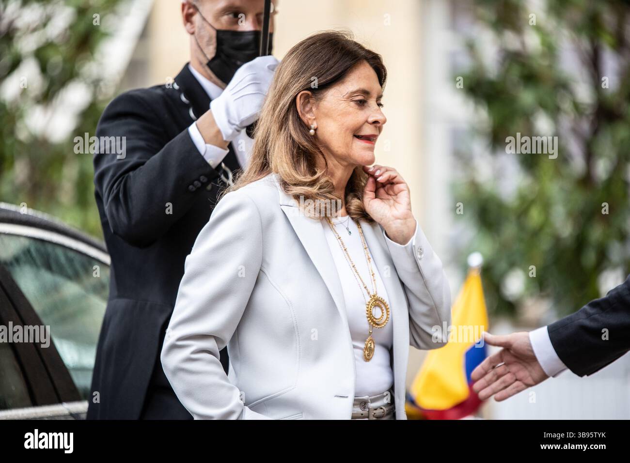 5 ottobre 2021, Parigi, Ile-de-France (regione, Francia: Il primo Ministro riceve la signora Marta Lucia RAMIREZ DE RINCON, Vicepresidente e Ministro degli affari Esteri della Repubblica di Colombia, in occasione della sua visita di lavoro in Francia. Scambio sulla lotta contro il riscaldamento globale e la pandemia di COVID-19 (immagine di credito: © Sadak Souici/ZUMA Press Wire) Foto Stock