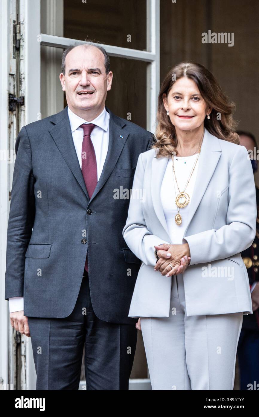 5 ottobre 2021, Parigi, Ile-de-France (regione, Francia: Il primo Ministro riceve la signora Marta Lucia RAMIREZ DE RINCON, Vicepresidente e Ministro degli affari Esteri della Repubblica di Colombia, in occasione della sua visita di lavoro in Francia. Scambio sulla lotta contro il riscaldamento globale e la pandemia di COVID-19 (immagine di credito: © Sadak Souici/ZUMA Press Wire) Foto Stock