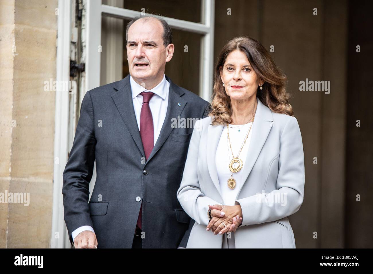 5 ottobre 2021, Parigi, Ile-de-France (regione, Francia: Il primo Ministro riceve la signora Marta Lucia RAMIREZ DE RINCON, Vicepresidente e Ministro degli affari Esteri della Repubblica di Colombia, in occasione della sua visita di lavoro in Francia. Scambio sulla lotta contro il riscaldamento globale e la pandemia di COVID-19 (immagine di credito: © Sadak Souici/ZUMA Press Wire) Foto Stock