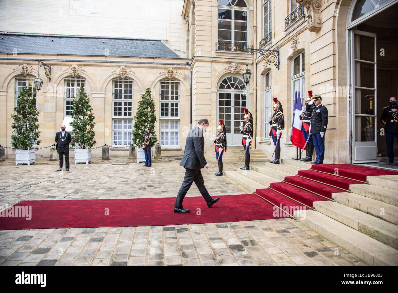 5 ottobre 2021, Parigi, Ile-de-France (regione, Francia: Il primo Ministro riceve la signora Marta Lucia RAMIREZ DE RINCON, Vicepresidente e Ministro degli affari Esteri della Repubblica di Colombia, in occasione della sua visita di lavoro in Francia. Scambio sulla lotta contro il riscaldamento globale e la pandemia di COVID-19 (immagine di credito: © Sadak Souici/ZUMA Press Wire) Foto Stock