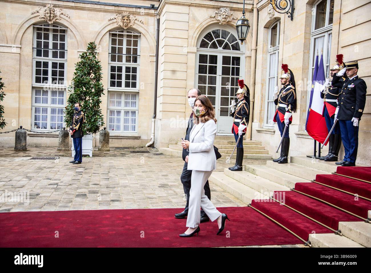5 ottobre 2021, Parigi, Ile-de-France (regione, Francia: Il primo Ministro riceve la signora Marta Lucia RAMIREZ DE RINCON, Vicepresidente e Ministro degli affari Esteri della Repubblica di Colombia, in occasione della sua visita di lavoro in Francia. Scambio sulla lotta contro il riscaldamento globale e la pandemia di COVID-19 (immagine di credito: © Sadak Souici/ZUMA Press Wire) Foto Stock