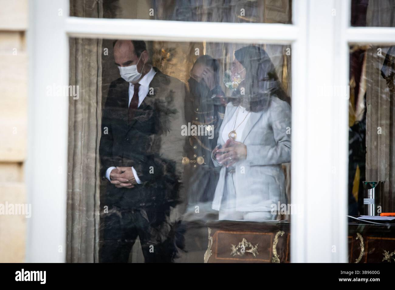 5 ottobre 2021, Parigi, Ile-de-France (regione, Francia: Il primo Ministro riceve la signora Marta Lucia RAMIREZ DE RINCON, Vicepresidente e Ministro degli affari Esteri della Repubblica di Colombia, in occasione della sua visita di lavoro in Francia. Scambio sulla lotta contro il riscaldamento globale e la pandemia di COVID-19 (immagine di credito: © Sadak Souici/ZUMA Press Wire) Foto Stock