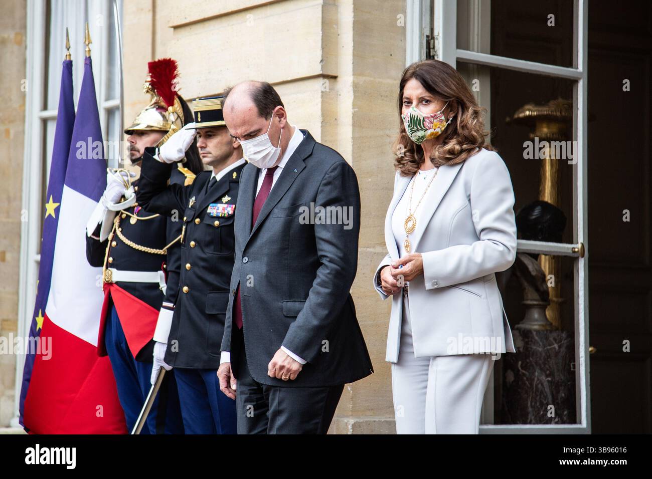 5 ottobre 2021, Parigi, Ile-de-France (regione, Francia: Il primo Ministro riceve la signora Marta Lucia RAMIREZ DE RINCON, Vicepresidente e Ministro degli affari Esteri della Repubblica di Colombia, in occasione della sua visita di lavoro in Francia. Scambio sulla lotta contro il riscaldamento globale e la pandemia di COVID-19 (immagine di credito: © Sadak Souici/ZUMA Press Wire) Foto Stock