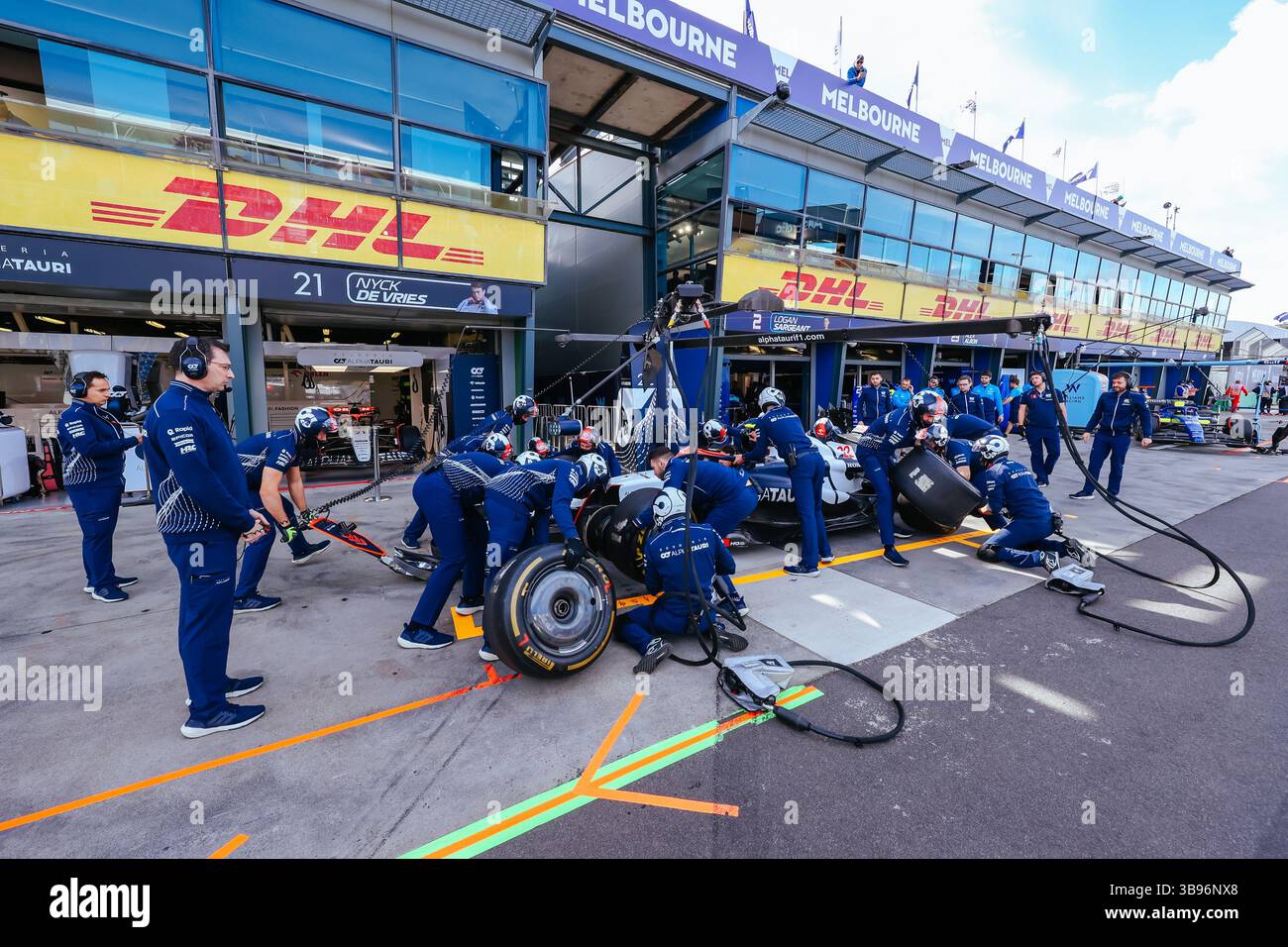 31 marzo 2023, Melbourne, Victoria, Australia: MELBOURNE, AUSTRALIA - MARZO 31: Scuderia AlphaTauri al Gran Premio di Formula 1 2023 del 31 marzo 2023 (Credit Image: © Chris Putnam/ZUMA Press Wire) Foto Stock