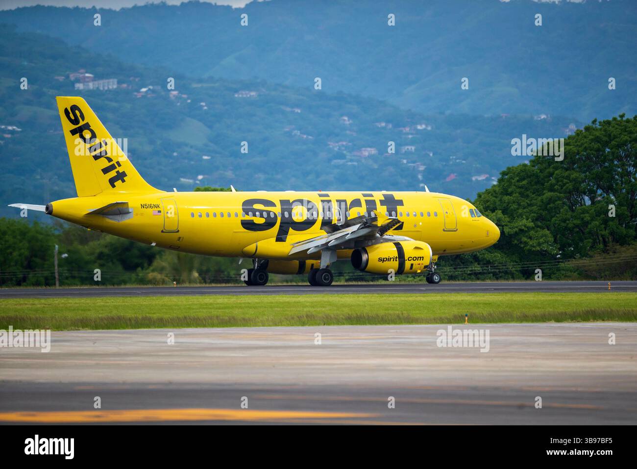 21 maggio 2022: 21/05/2022, Alajuela, Aeropuerto Internacional Juan Santa MarÃÂ­a, movimiento de aviones en el aeropuerto Juan Santa MarÃÂ­a. AviÃÂ³n de Spirit. (Immagine di credito: © Jose Cordero/la Nacion via ZUMA Press) Foto Stock