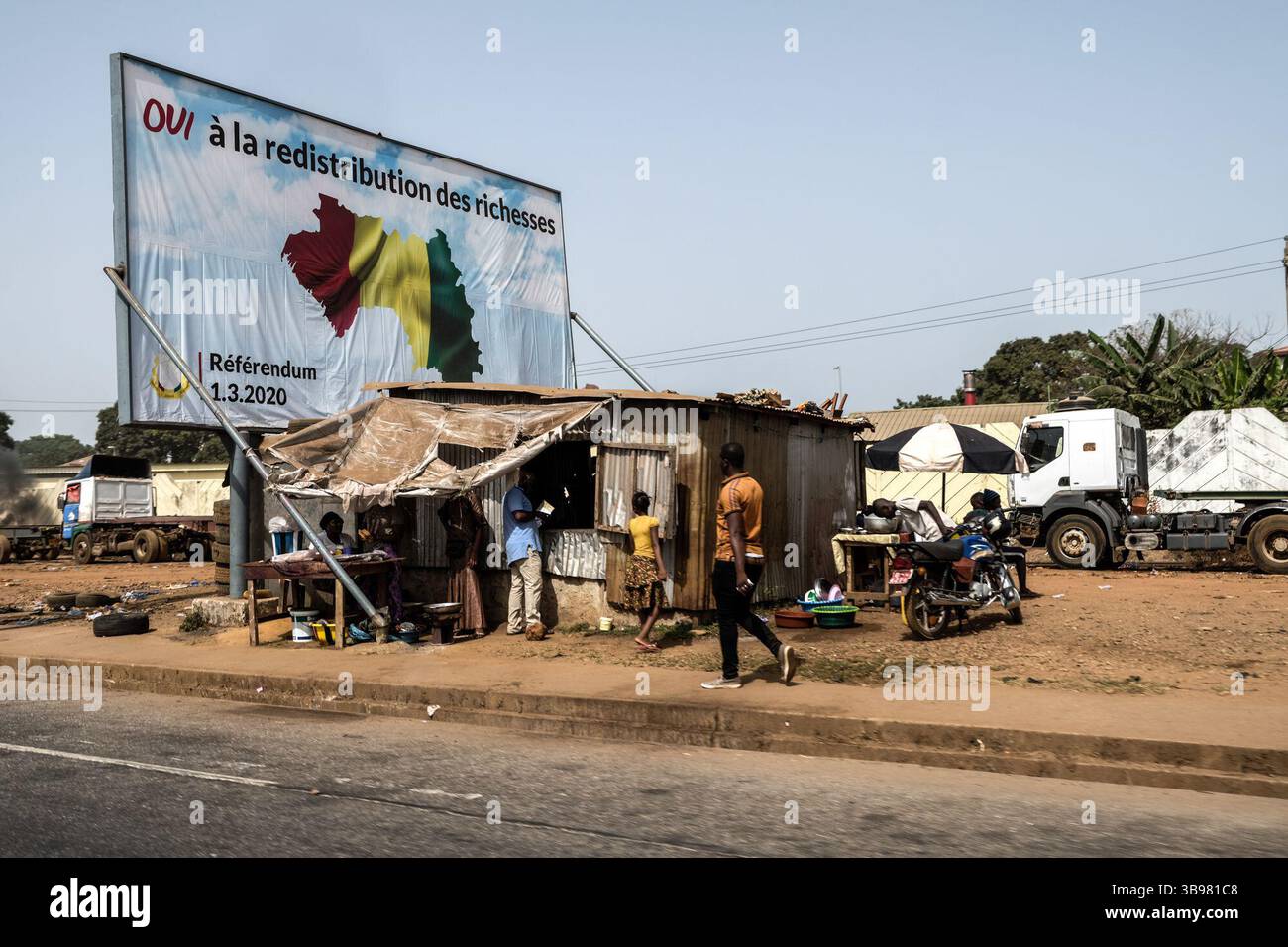 29 febbraio 2020, Conakry, Conakry, Guinea: Le elezioni legislative in Guinea si svolgono il 1° marzo 2020, la capitale Conakry si sta preparando per queste elezioni. (Immagine di credito: © Sadak Souici/ZUMA Press Wire) Foto Stock