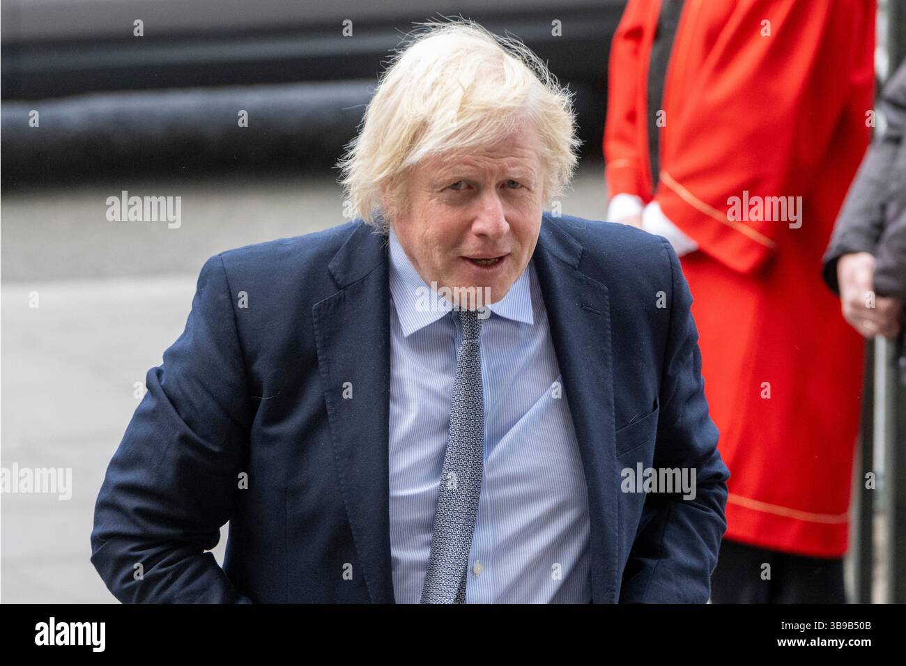 Londra, Regno Unito. 9 maggio 2025. L'ex primo ministro britannico Boris Johnson arriva all'Abbazia di Westminster per partecipare a una cerimonia di ringraziamento in occasione del 80° anniversario del VE Day, o Victory in Europe Day, a Londra, in Gran Bretagna, 8 maggio 2025. Crediti: Xinhua/Alamy Live News Foto Stock