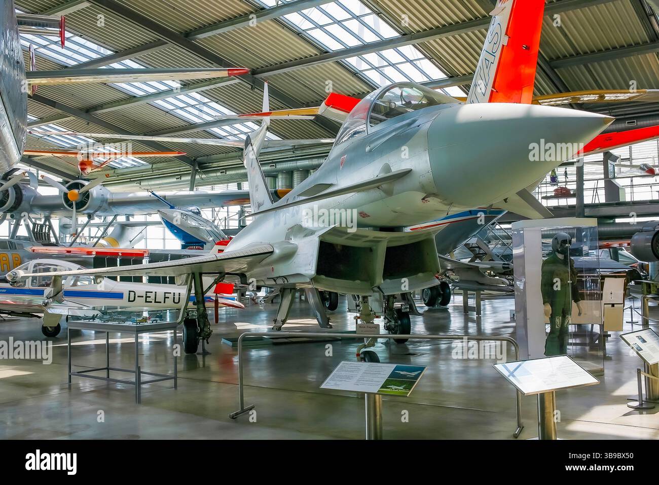 Deutsches Museum Flugwerft OberscheiBheim Monaco di Baviera Germania Foto Stock