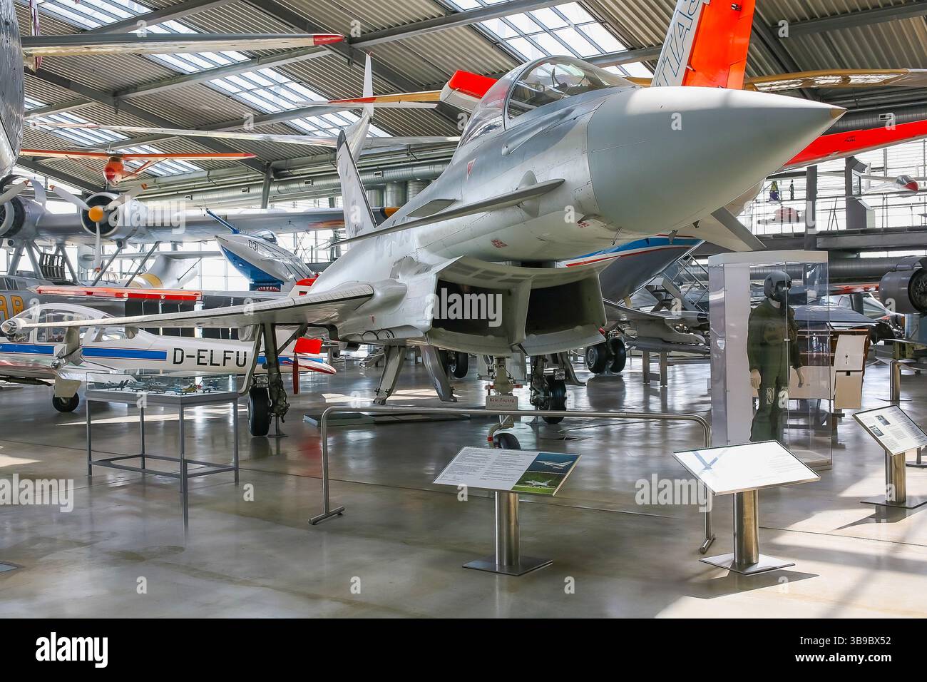 Deutsches Museum Flugwerft OberscheiBheim Monaco di Baviera Germania Foto Stock