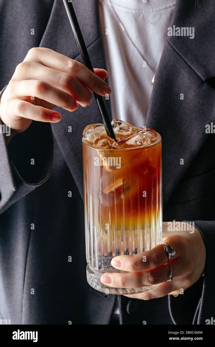 cocktail analcolico con ghiaccio in un ristorante Foto Stock