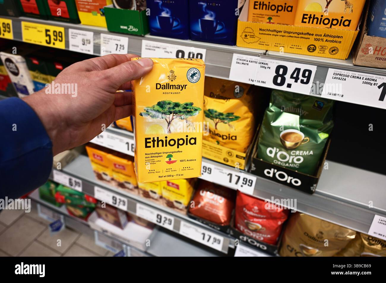 Caffè di origine sostenibile proveniente dall'Etiopia in un negozio di alimentari Foto Stock