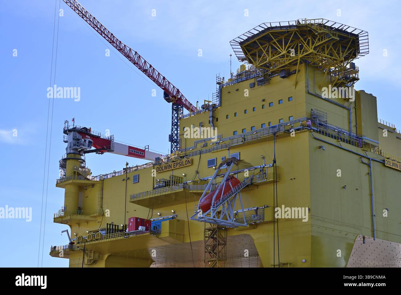 Piattaforma di conversione offshore Dolwin Epsilon a Haugesund nella Norvegia occidentale. Foto Stock