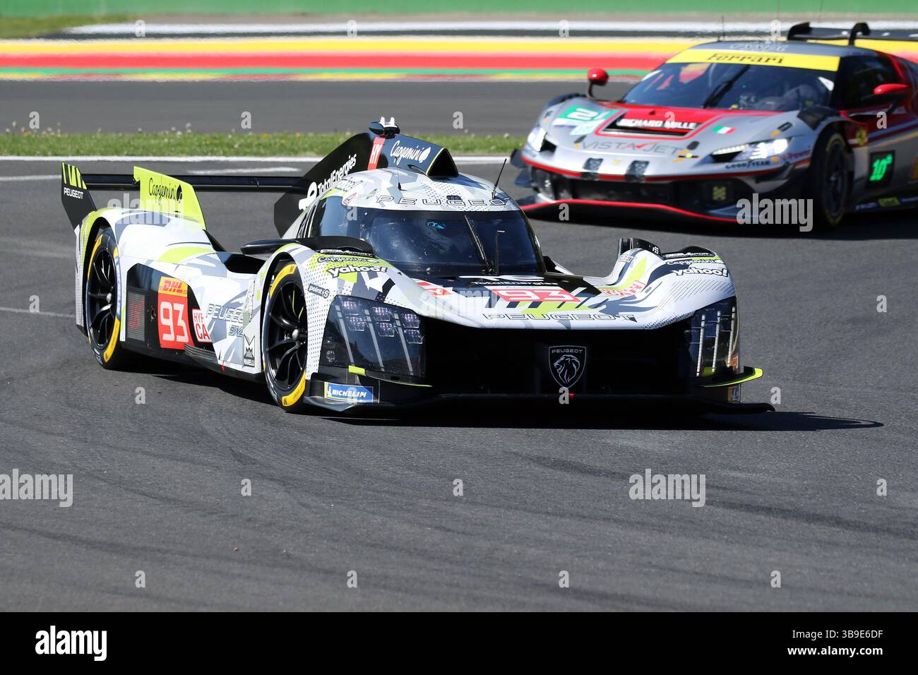 Stavelot, Belgio. 9 maggio 2025. Stavelot, Belgio 07. - 10. Mai 2025: FIA WEC 6 ore di Spa-Francorchamps - 2025 IM Bild: Paul di resta (GBR), Mikkel Jensen (DEN), Jean-Eric Vergne (fra), im Peugeot 9X8 crediti: dpa/Alamy Live News Foto Stock