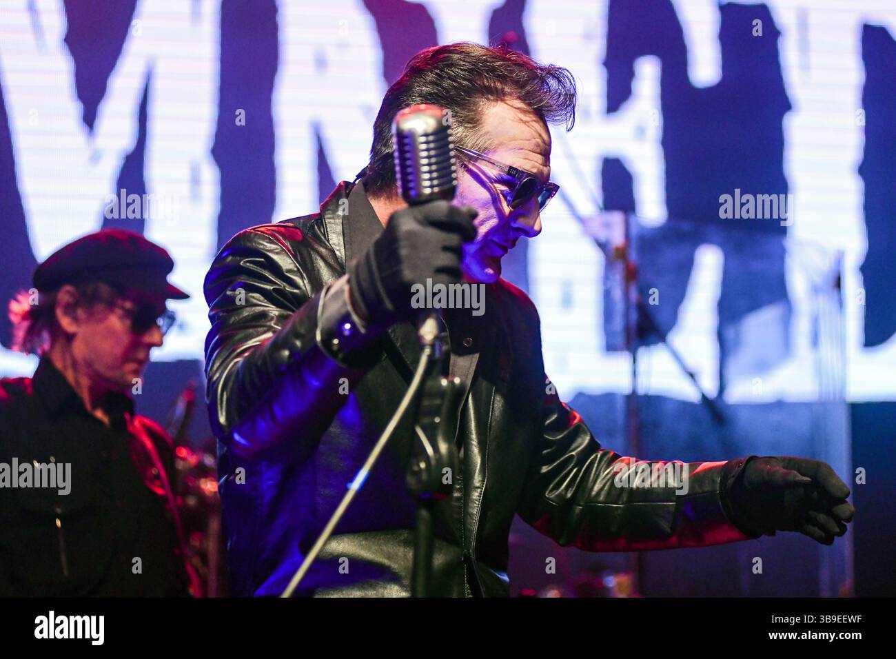 Dave Vanian, cantante della leggendaria band punk rock The Damned. Foto Stock