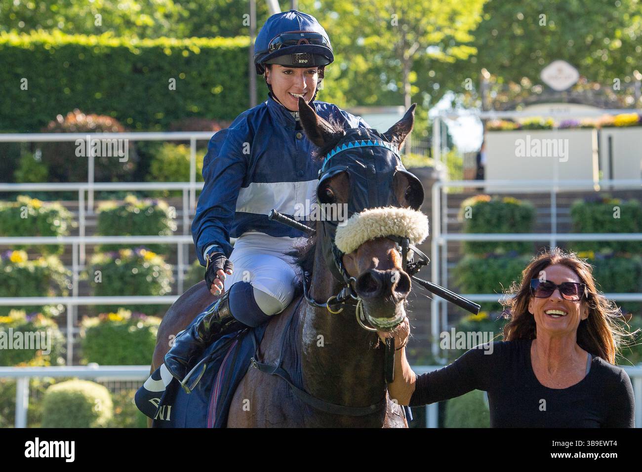 Ascot, Regno Unito. 9 maggio 2025. Horse Toby Tops cavalcato dal fantino Morgan Cole vince il Peroni nastro Azzurro 0,0% Apprentice handicap Stakes, Classe 4, GBBPlus Race all'Ippodromo di Ascot nel Berkshire al Peroni nastro Azzurro 0,0% venerdì Raceday. Proprietario: Paul Goonan, allenatore Dylan Cunha, Newmarket, allevatore Curie Monceaux/Rifa Mustang. Crediti: Maureen McLean/Alamy Live News Foto Stock