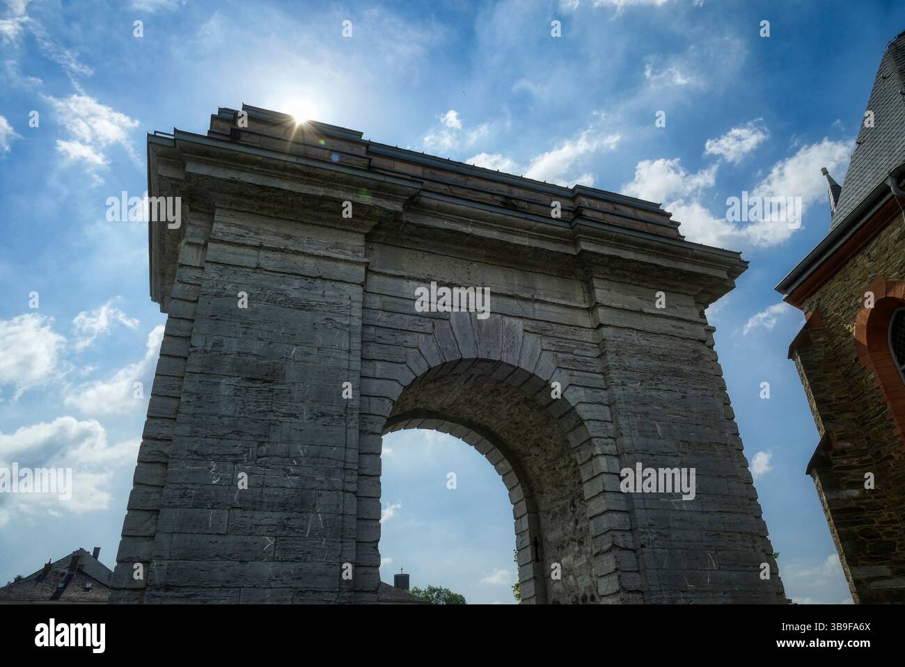 Porta storica nella città vecchia di Weilburg Foto Stock