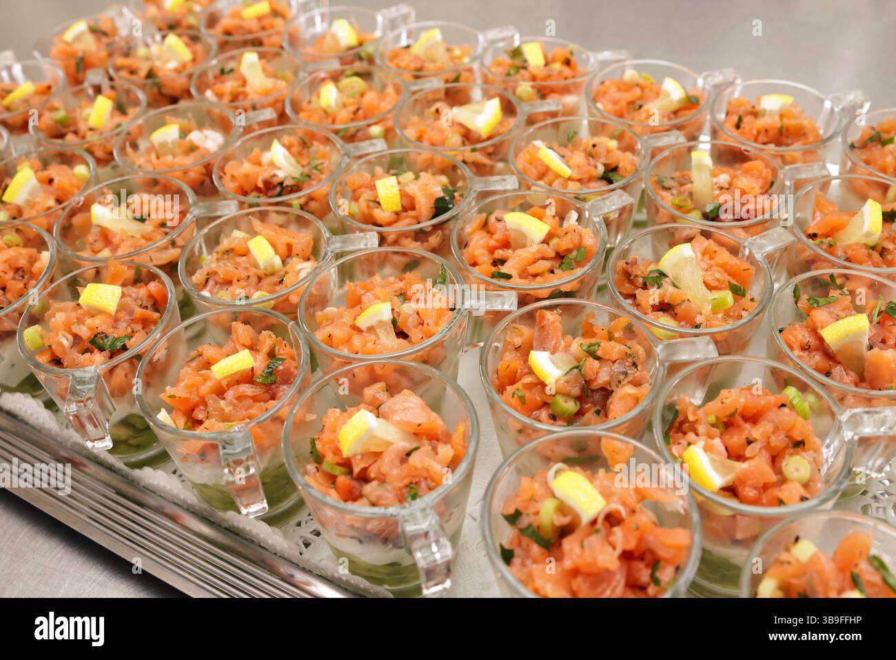 Salmon Rafano Primi vespri immagini e fotografie stock ad alta risoluzione - Alamy