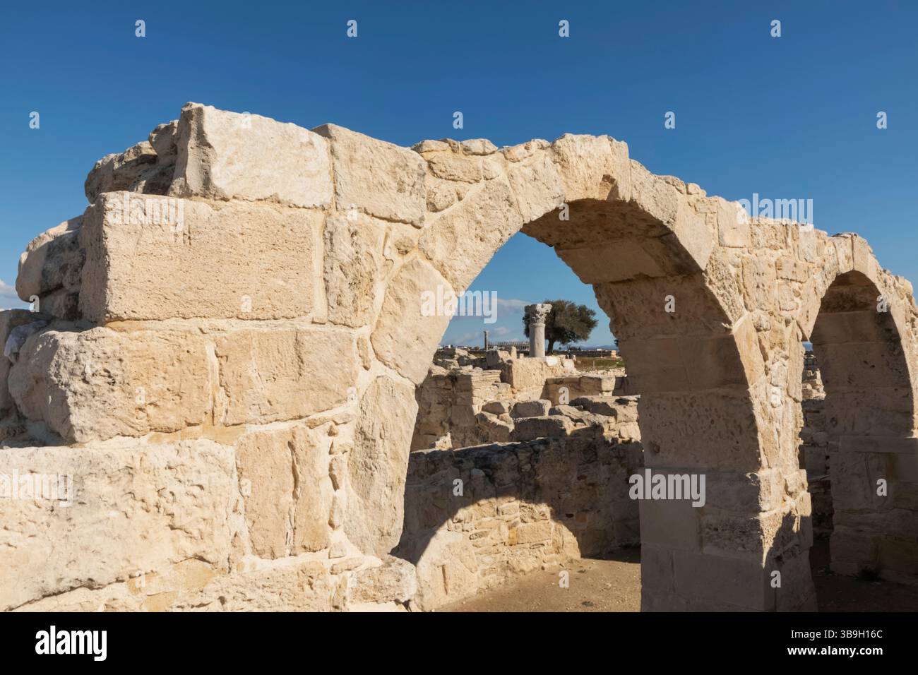 Cipro, Episkopi, Kourion, il sito archeologico di Kourion, archi romani Foto Stock
