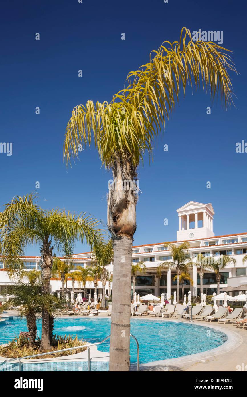 Cipro, Paphos, piscina dell'Olympic Lagoon Hotel Foto Stock