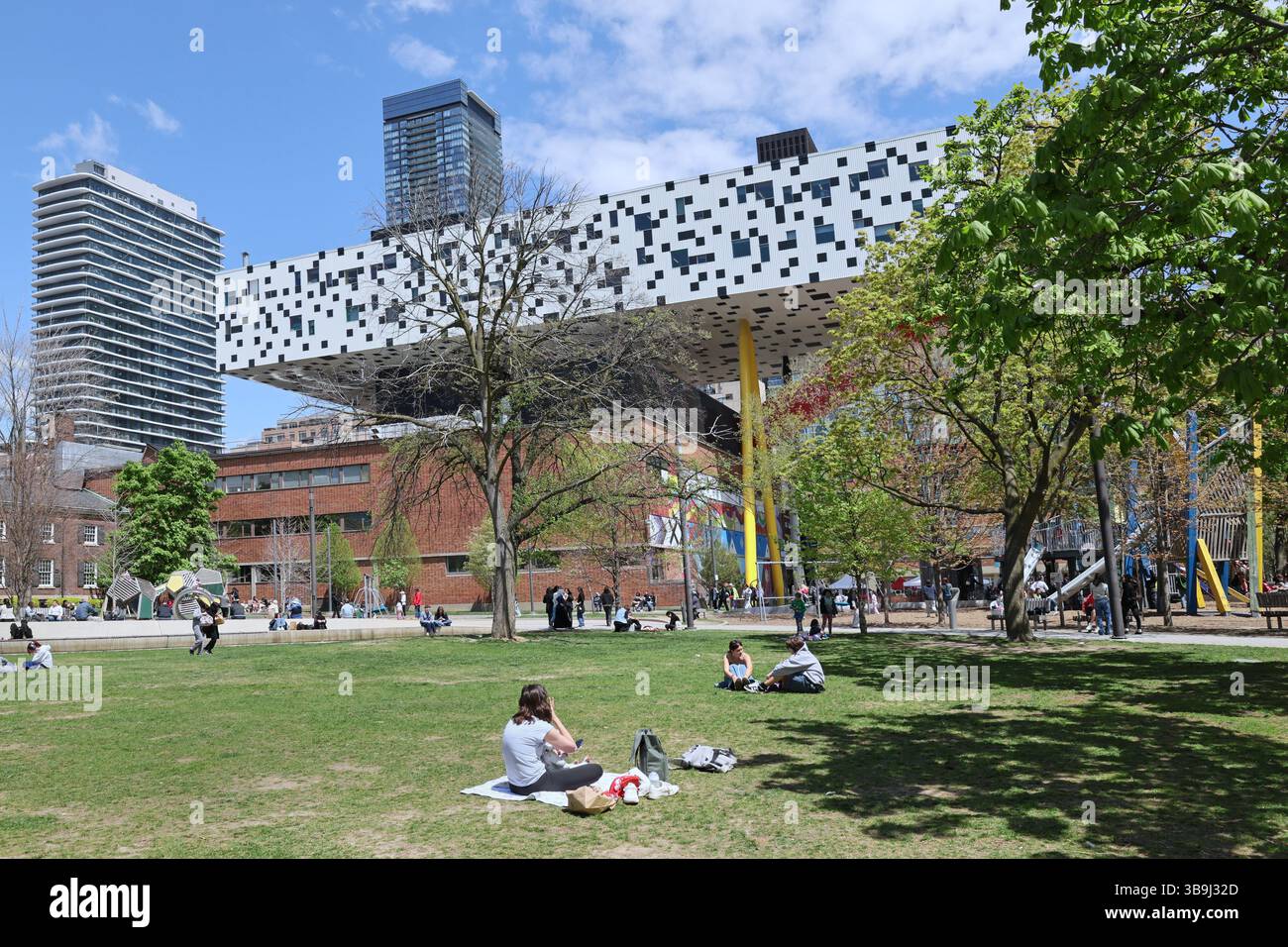Toronto, Grange Park e Ontario College of Art and Design Building Foto Stock