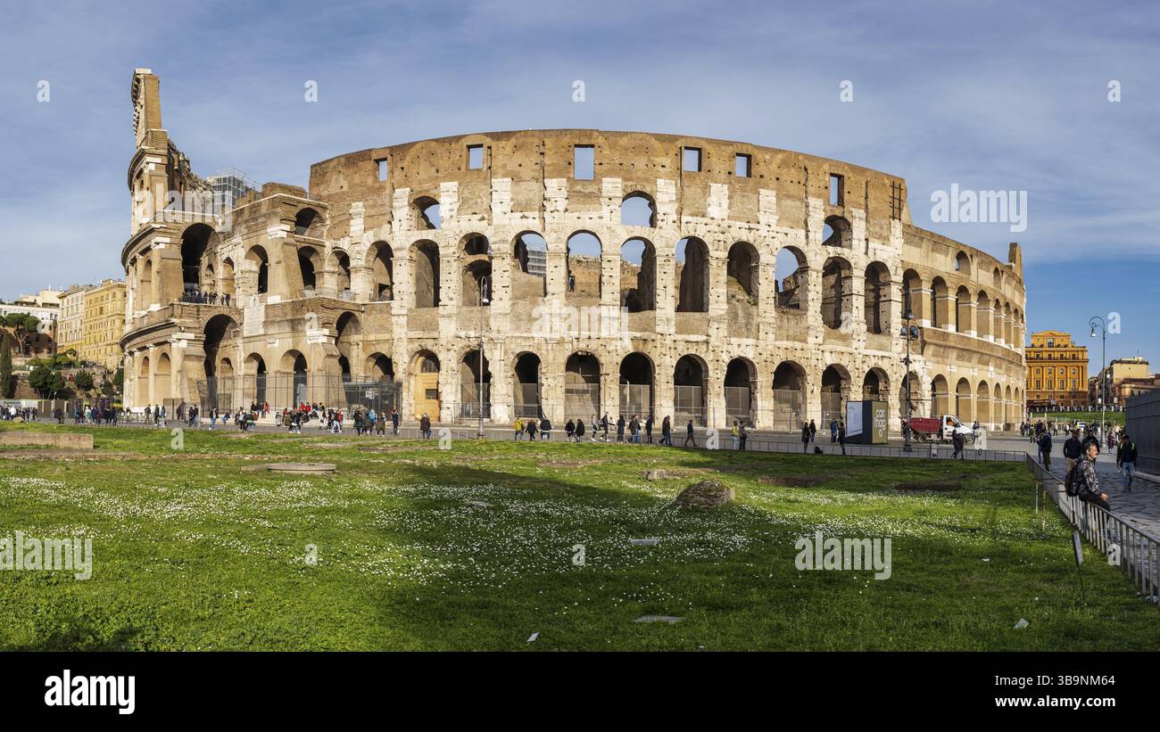 Il Colosseo, Anfiteatro Flavio, costruito nel i secolo, Roma, Lazio, Italia, Europa Foto Stock