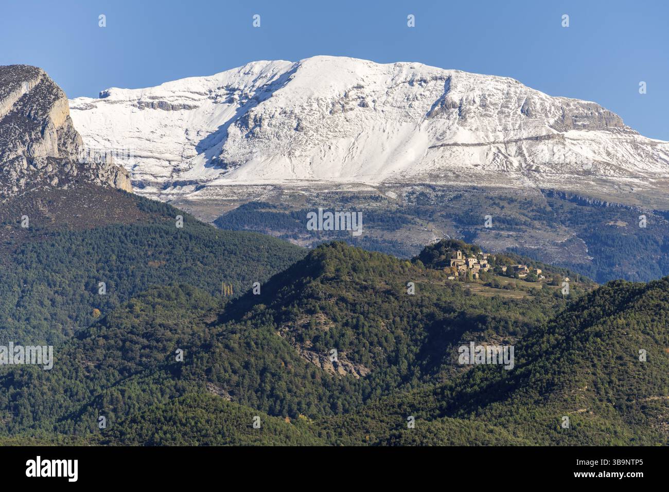 Puertolas e Ordesa i Monti del Parco Nazionale del Monte Perdido, Provincia di Huesca, Aragona Foto Stock