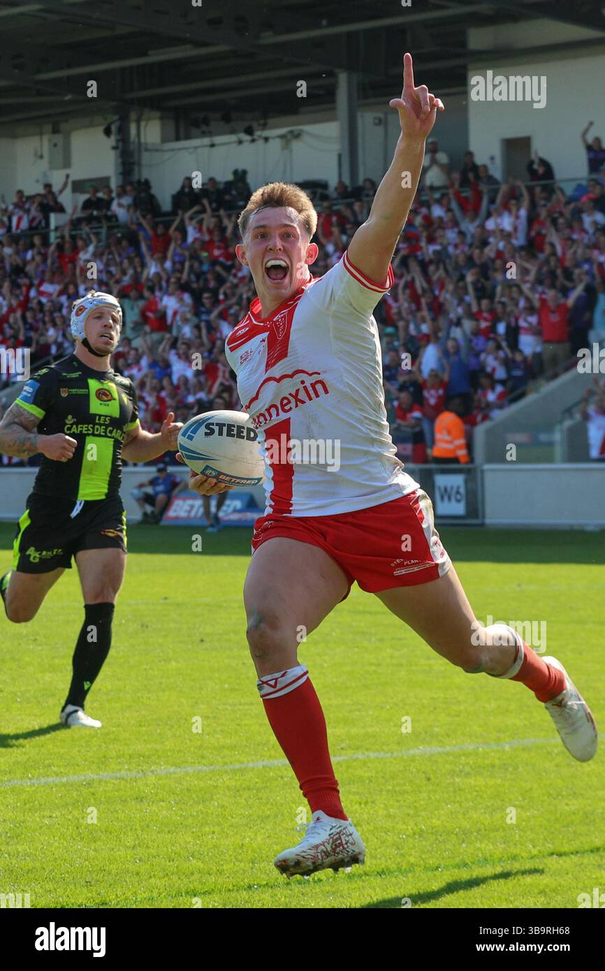 York, Regno Unito. 10 maggio 2025. LNER Community Stadium, York, North Yorkshire 10 maggio 2025. Betfred Challenge Cup semifinale Hull KR vs Catalan Dragons Jack Broadbent di Hull Kingston Rovers festeggia prima di segnare la meta contro i Draghi catalani crediti: Stephen Gaunt/Touchlinepics/Alamy Live News Credit: Touchlinepics/Alamy Live News Foto Stock