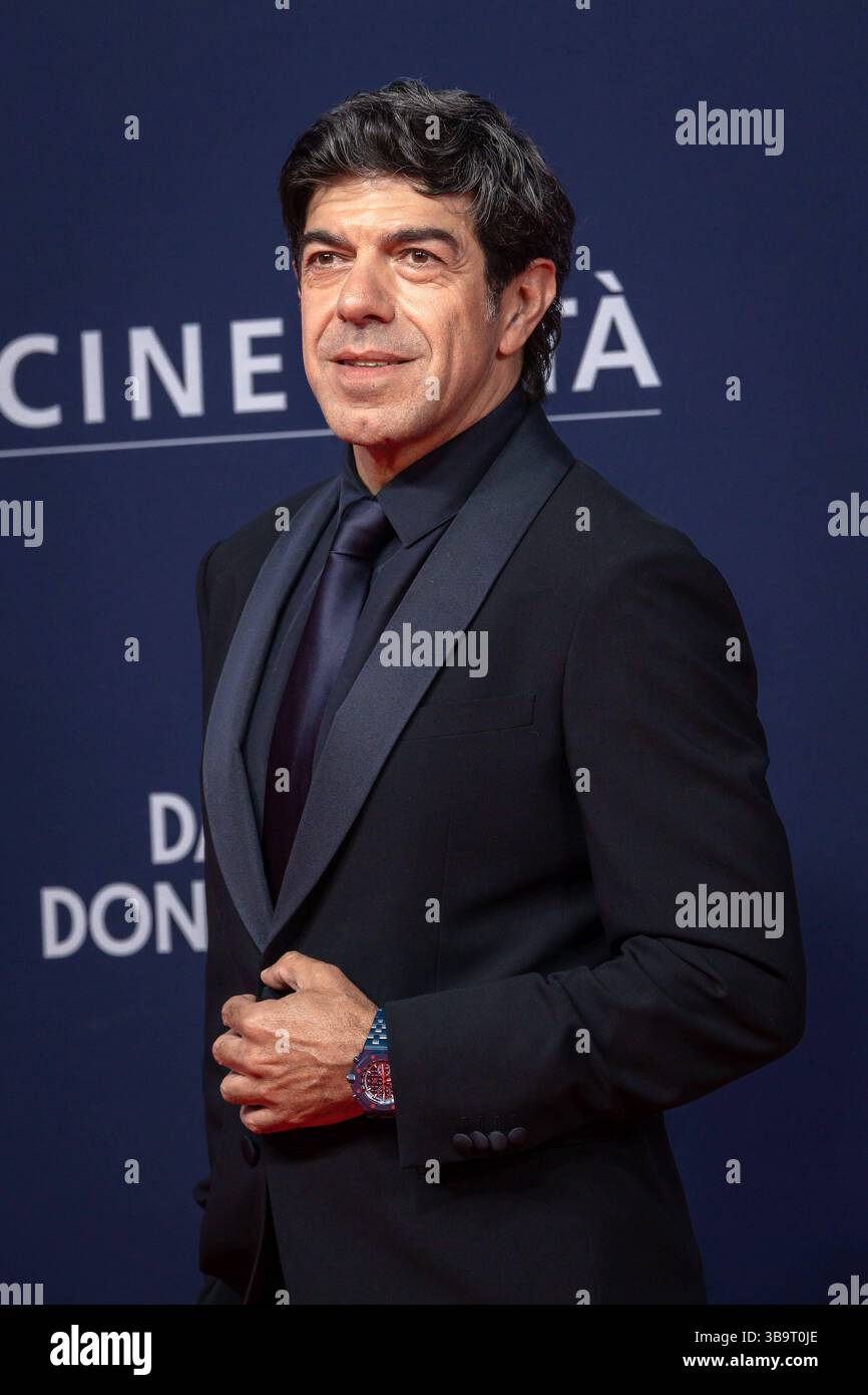 ITA: 70° David di Donatello - Red Carpet Roma, Italia - 7 maggio 2025: Pierfrancesco Favino partecipa al Red carpet durante il 70° David di Donatello al Cinecitta Studios il 7 maggio 2025 a Roma. Roma RM Italia Copyright: XGennaroxLeonardix Foto Stock