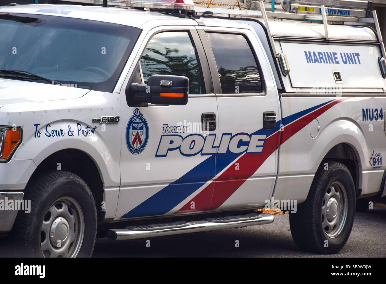 Toronto, Ontario, Canada - 9 luglio 2023: Primo piano della Toronto Police Marine Unit Foto Stock