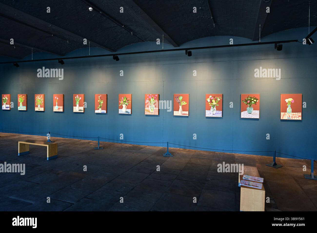 David Hockney, i Pad Paintings, venti fiori per il 2025 e alcuni quadri più grandi, Saltaire, West Yorkshire Foto Stock