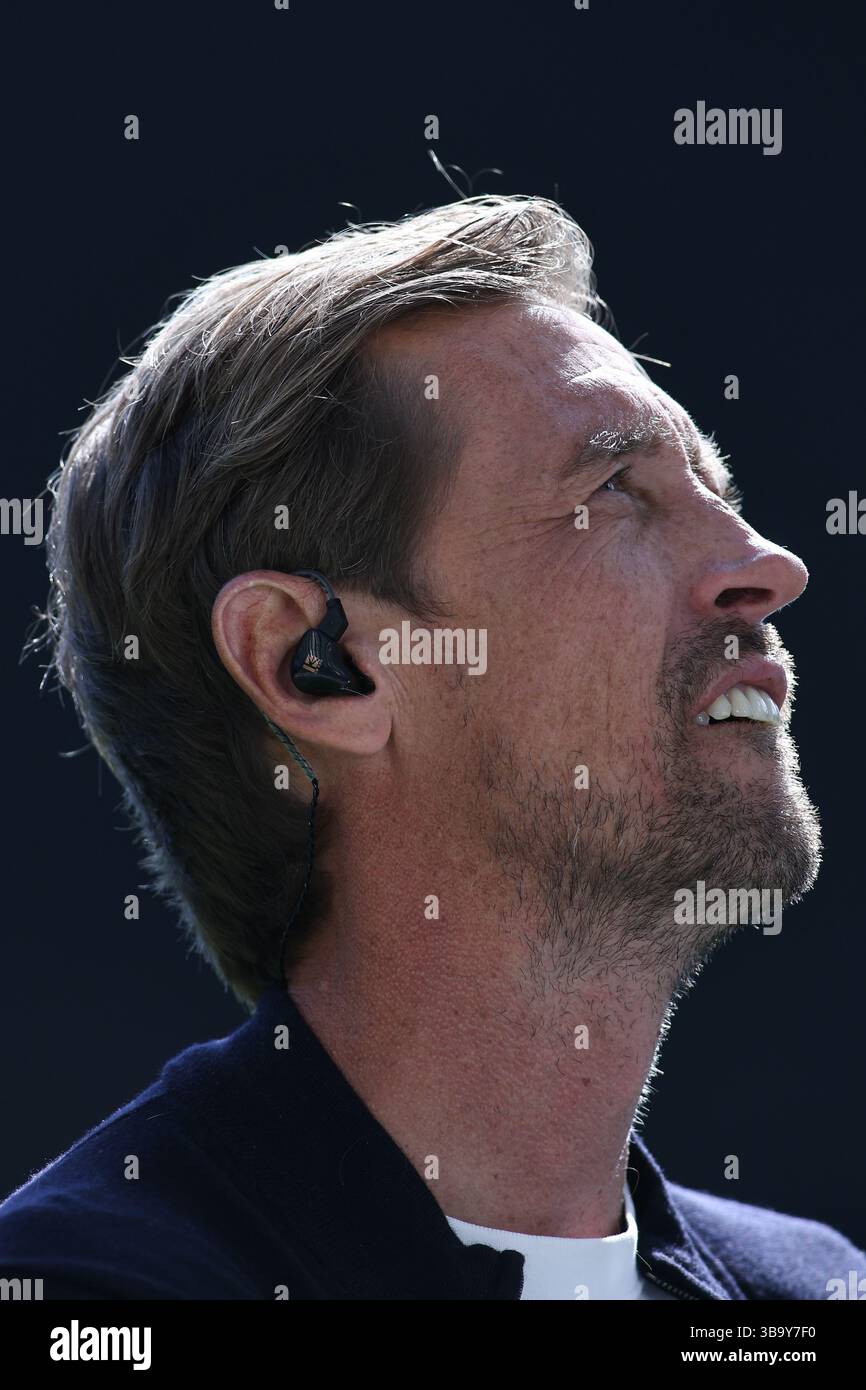 St. James's Park, Newcastle domenica 11 maggio 2025. L'ex calciatore inglese Peter Crouch durante la partita di Premier League tra Newcastle United e Chelsea al St. James's Park, Newcastle, domenica 11 maggio 2025. (Foto: Michael driver | mi News) crediti: MI News & Sport /Alamy Live News Foto Stock St. James's Park, Newcastle domenica 11 maggio 2025. L'ex calciatore inglese Peter Crouch durante la partita di Premier League tra Newcastle United e Chelsea al St. James's Park, Newcastle, domenica 11 maggio 2025. (Foto: Michael driver | mi News) crediti: MI News & Sport /Alamy Live News Foto Stock